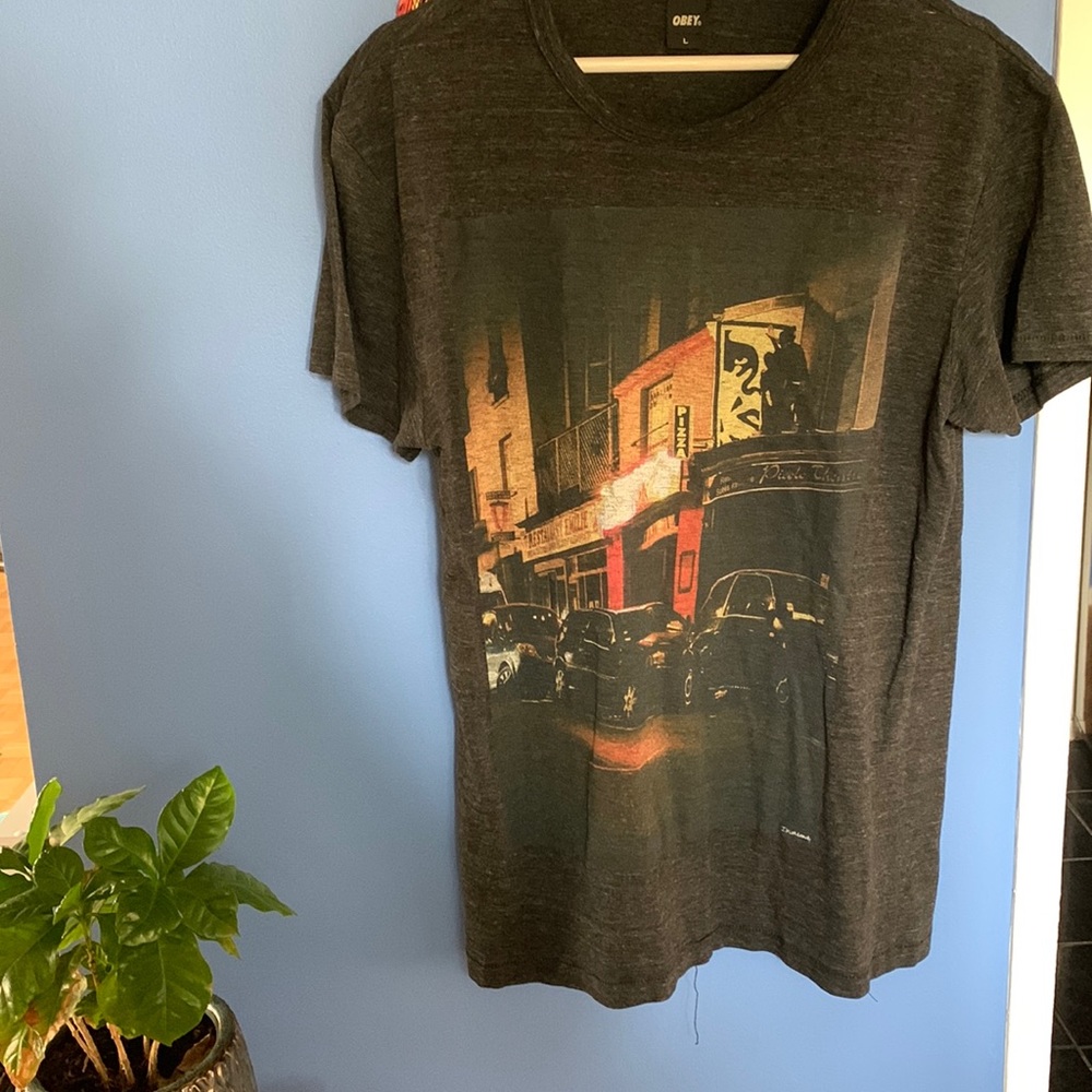 • Graphic T •